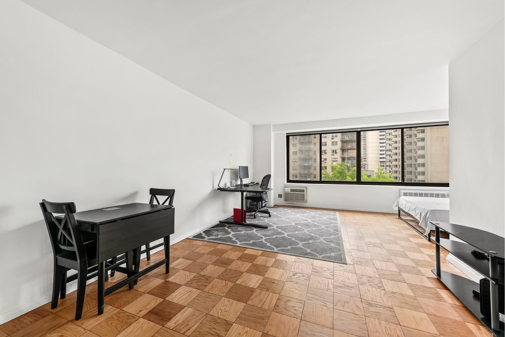 Condominium at 382 Central Park West, 9T New York