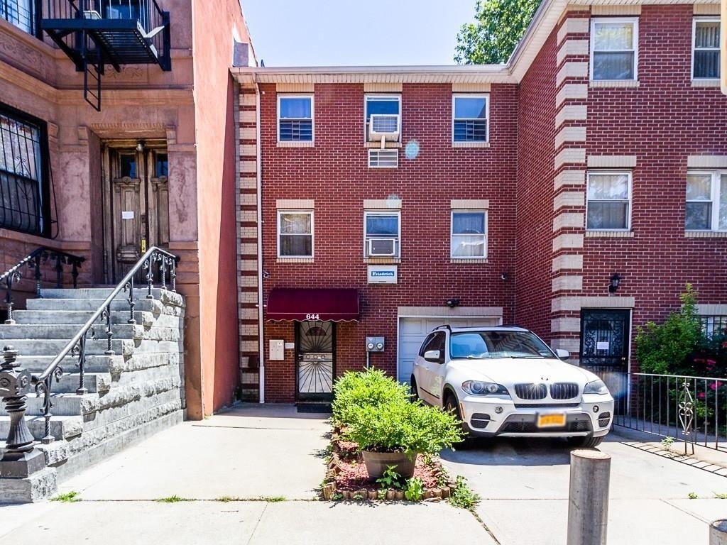 1. Single Family Homes for Sale at Bedford Stuyvesant, Brooklyn, New York 11233
