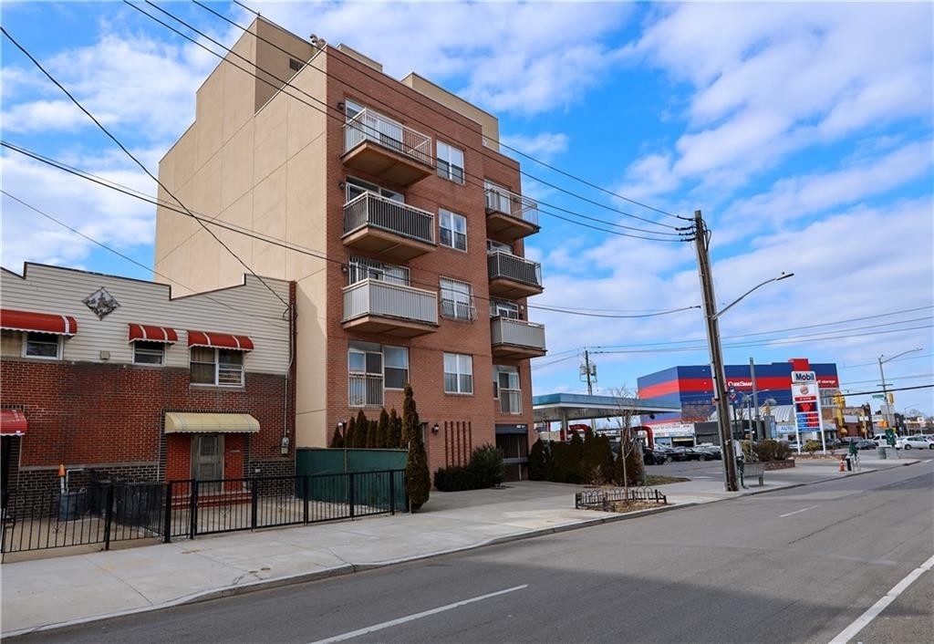 2. Single Family Homes for Sale at 2818 W 17th Street, 1B Coney Island, Brooklyn, New York 11224