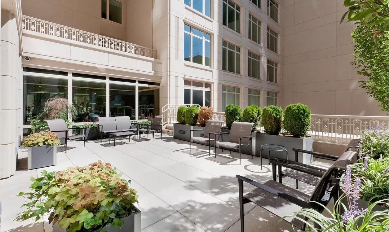 17. Condominiums for Sale at The Laureate, 2150 BROADWAY, 8D Upper West Side, New York, New York 10023