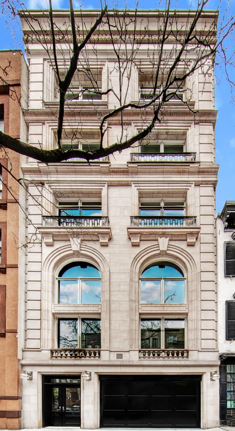 222 East 81st Street building at 222 East 81st St, Uptown Manhattan, New York, NY 10028