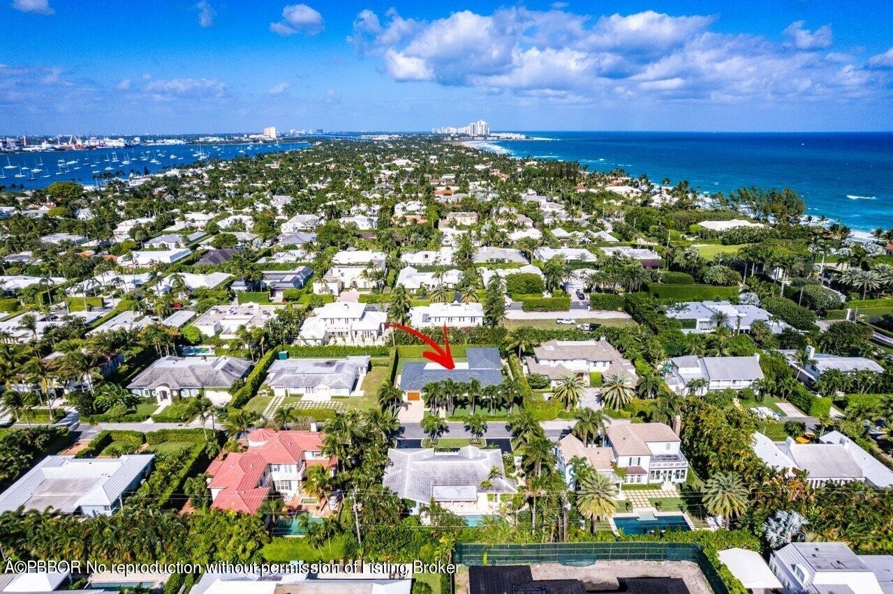 31. Single Family Homes for Sale at Palm Beach, Florida 33480