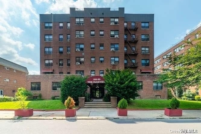 Co-op Properties 為 特賣 在 165-20 Highland Avenue, 303 Jamaica Hills, Queens, 纽约 11432