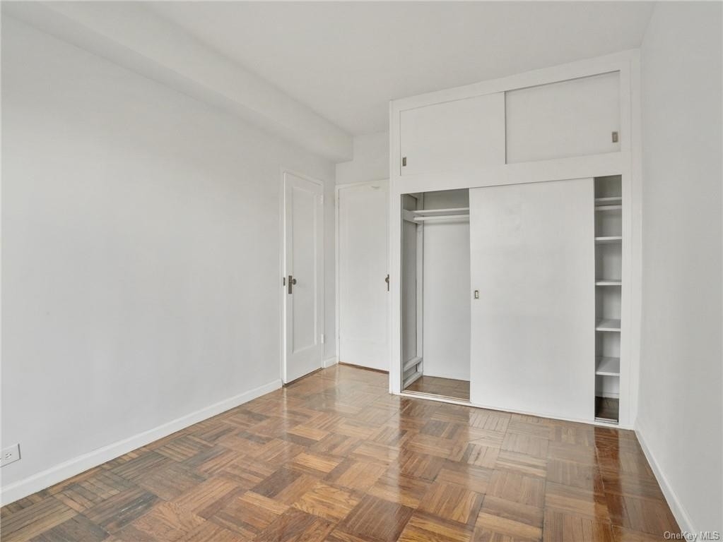 7. Condominiums for Sale at 1507 Metropolitan Avenue, 3D Parkchester, Bronx, New York 10462