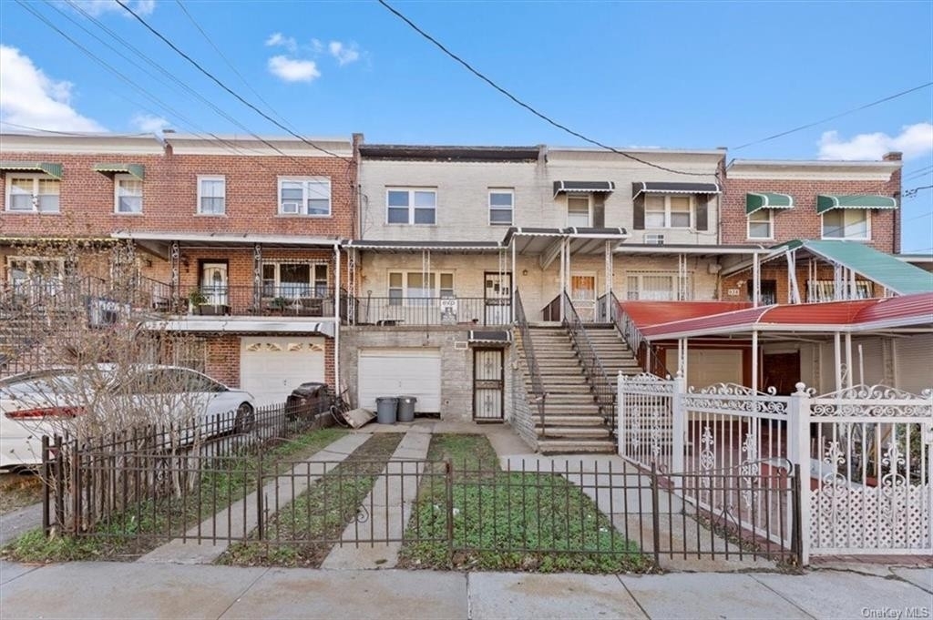 9. Multi Family Townhouse for Sale at Williambridge, Bronx, New York 10469