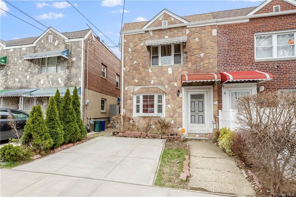Single Family Home for Sale at Baychester, Bronx, New York 10469