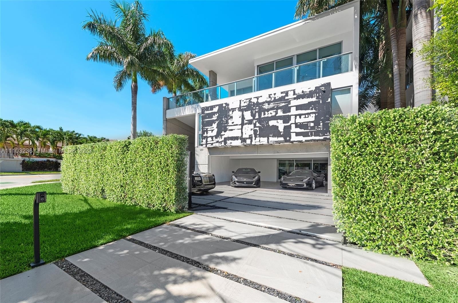 3. Single Family Homes для того Продажа на Venetian Islands, Miami, FL 33139