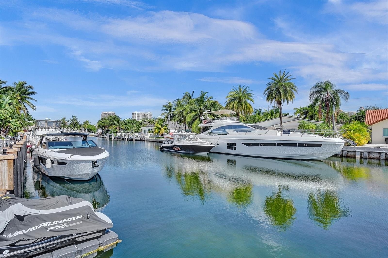 6. Single Family Homes for Sale at Eastern Shores, North Miami Beach, Florida 33160