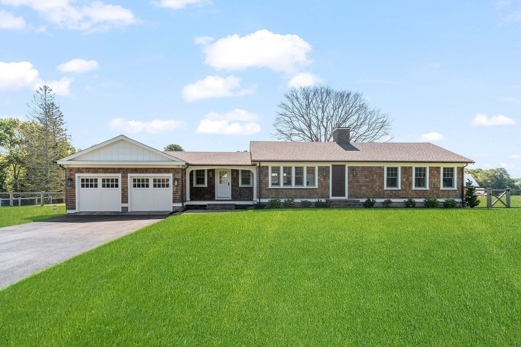 18. Single Family Homes for Sale at Rehoboth, Massachusetts 02769