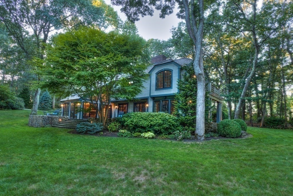32. Single Family Homes for Sale at Duxbury, Massachusetts 02332