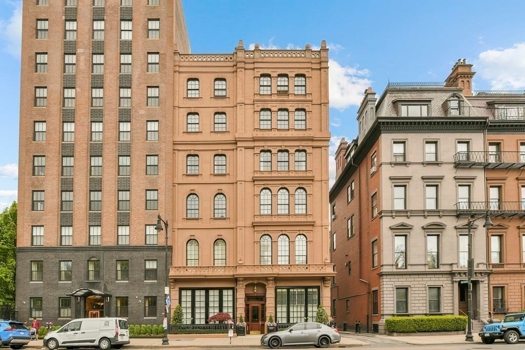24. Condominiums for Sale at 4-5 Arlington Street , 5 Back Bay, Boston, Massachusetts 02116