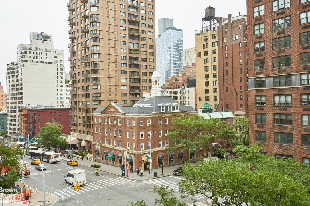 10. Co-op Properties for Sale at Tower East, 190 E 72ND ST, 6D Lenox Hill, New York, New York 10021
