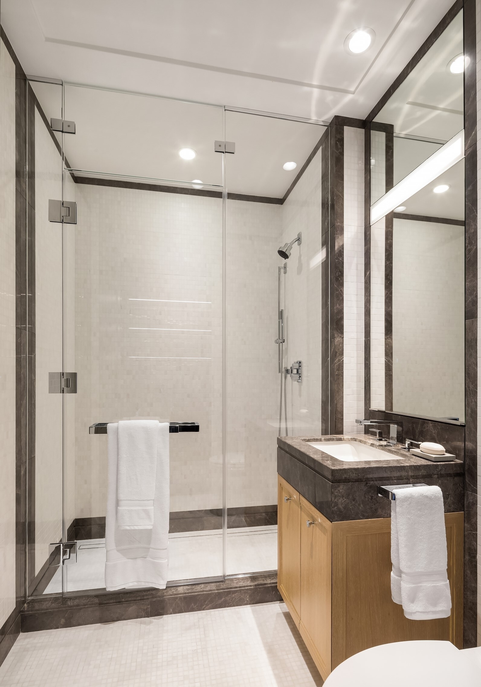 13. Condominiums for Sale at The Kent, 200 E 95TH ST, 19B Yorkville, New York, New York 10128