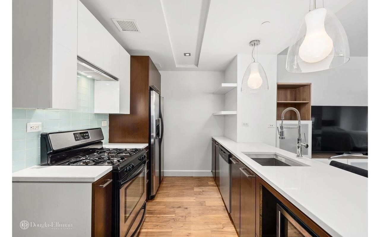 2. Rentals at The Powerhouse Condo, 2-17 51ST AVE , 518 Queens
