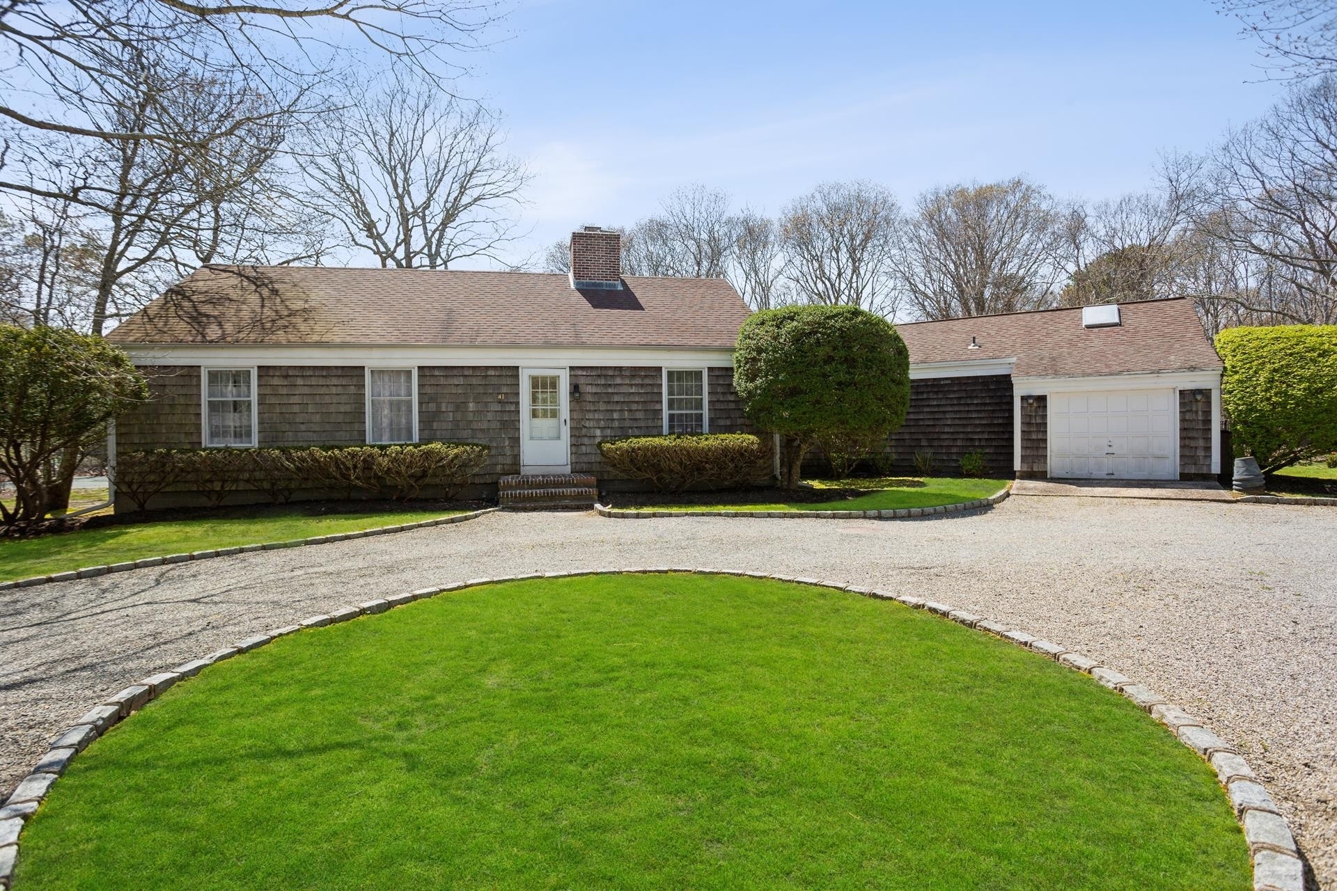 Single Family Home at Quogue Village, New York 11959