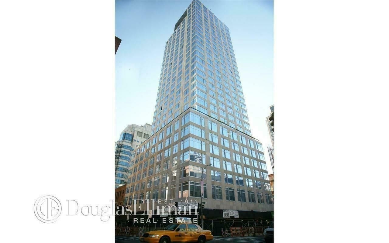 7. Condominiums at The Laurel, 400 East 67th St, 16D New York