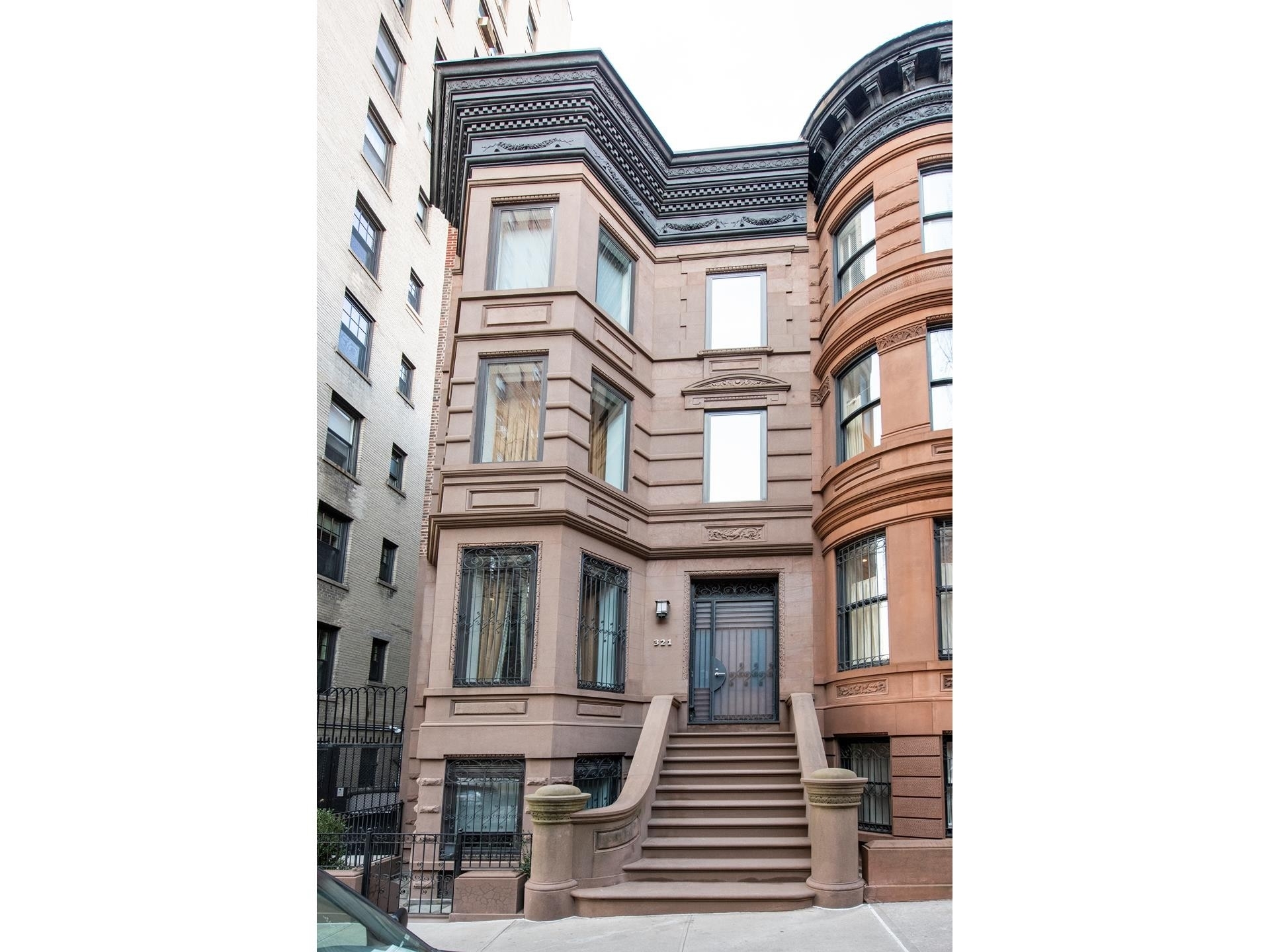 21. Single Family Townhouse for Sale at 321 W 104TH ST, TOWNHOUSE Upper West Side, New York, New York 10025