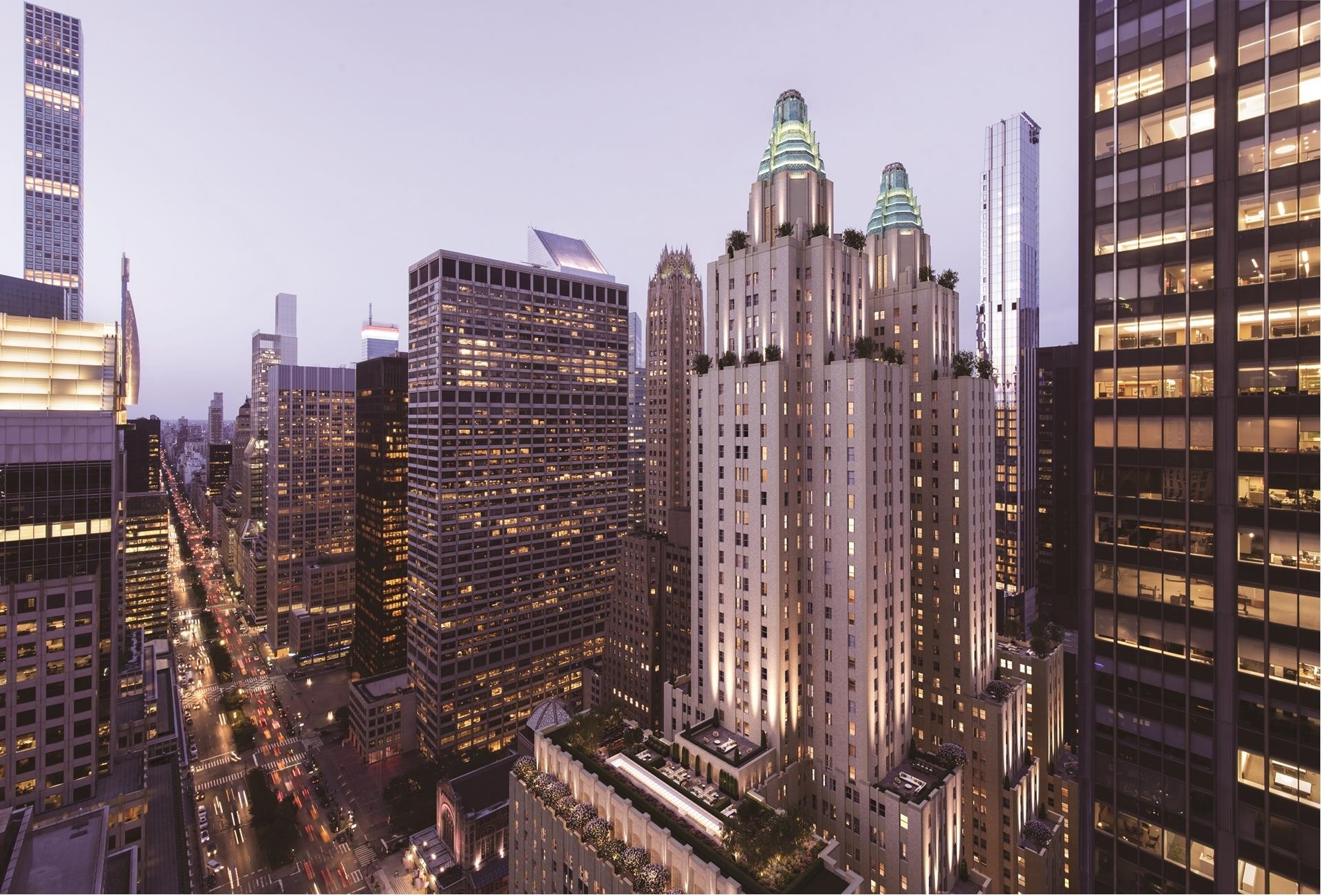 15. Condominiums 為 特賣 在 Waldorf Towers, 303 PARK AVE , 4305 Midtown Manhattan, 纽约, 纽约 10022