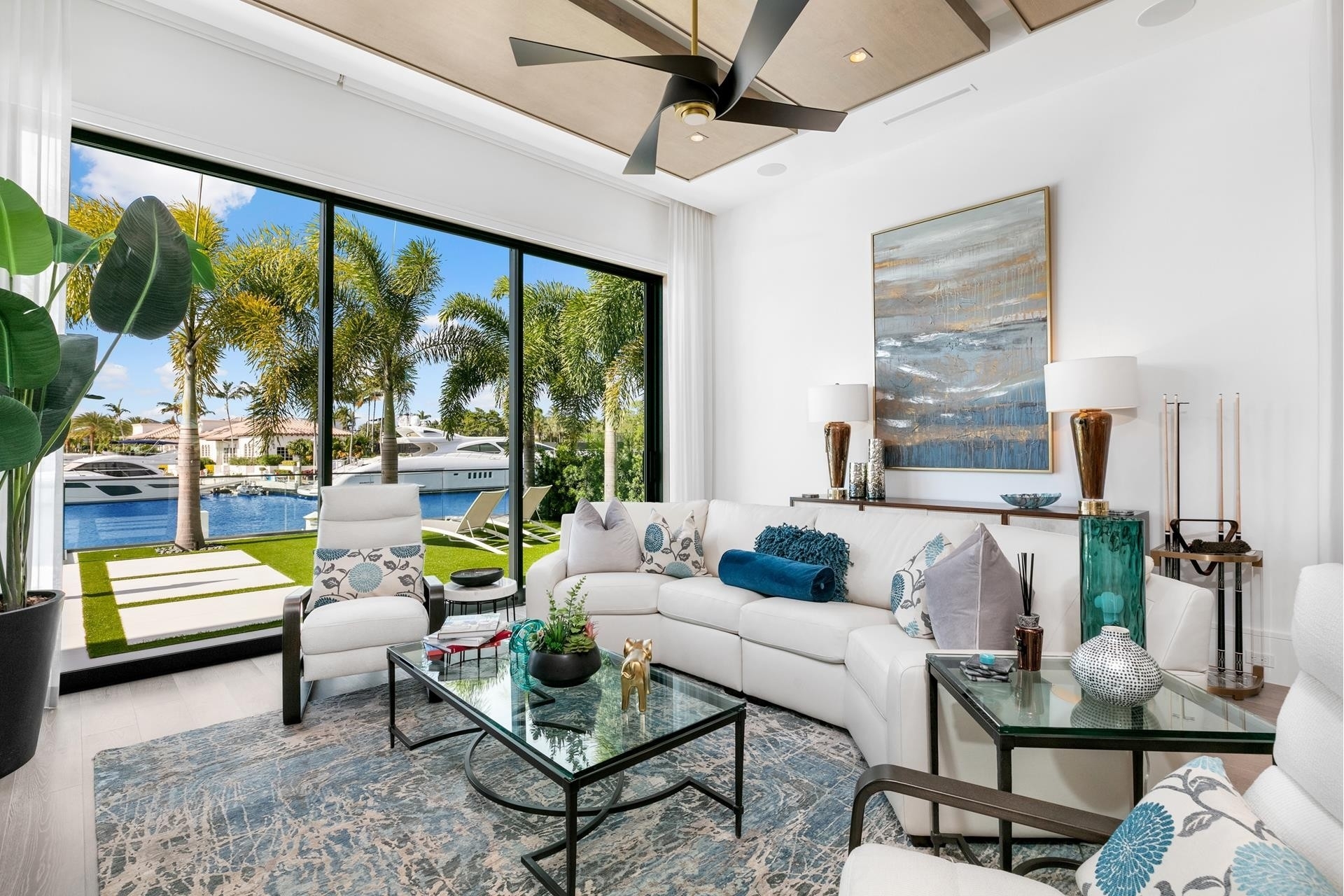 38. Single Family Homes for Sale at Royal Palm Yacht and Country Club, Boca Raton, Florida 33432
