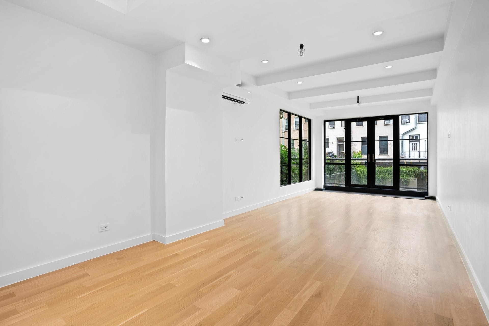 19. Single Family Townhouse for Sale at 217 W 122ND ST, TOWNHOUSE South Harlem, New York, New York 10027