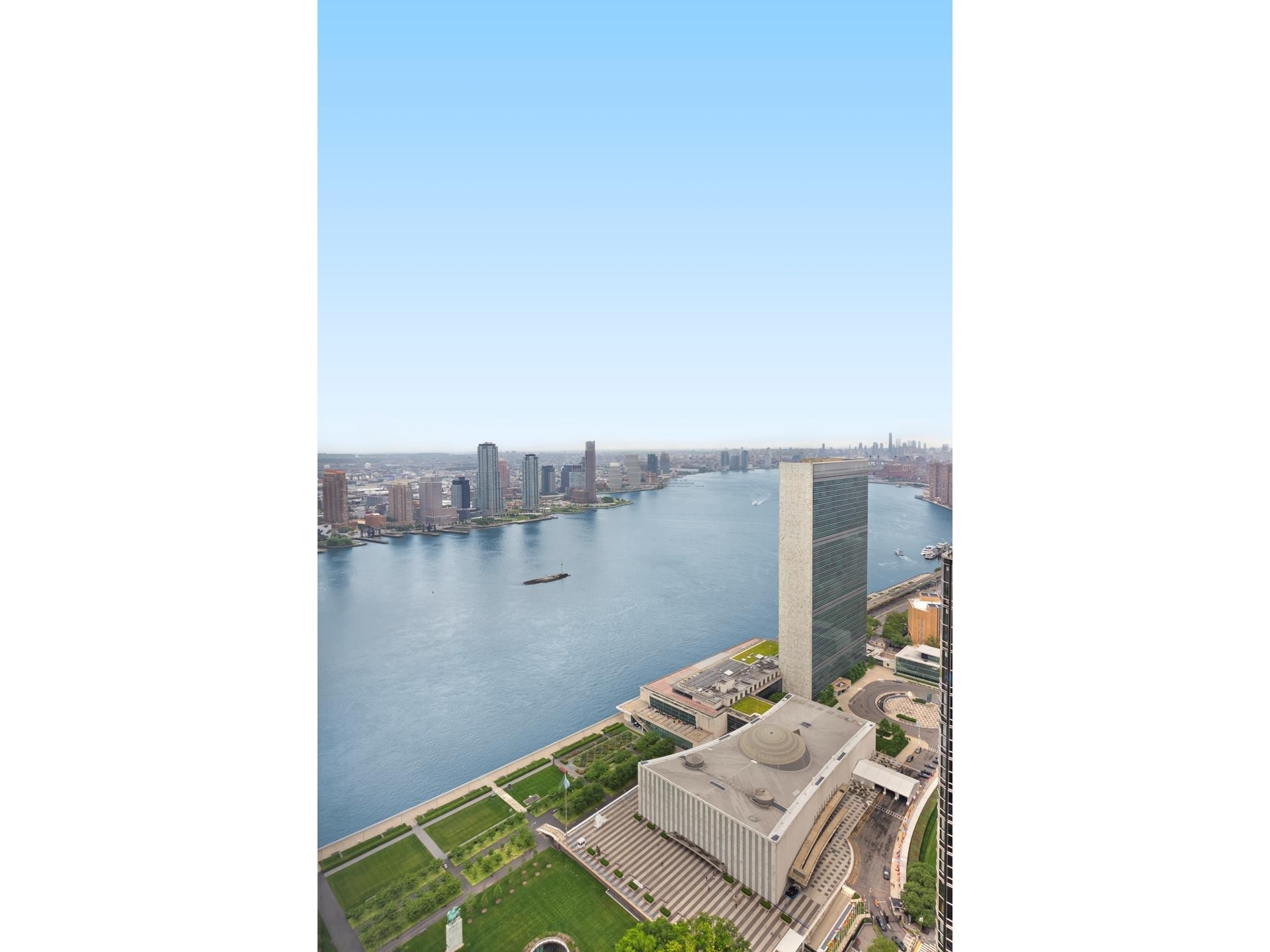 8. Condominiums for Sale at Trump World Tower, 845 UNITED NATIONS PLZ, 58B Turtle Bay, New York, New York 10017