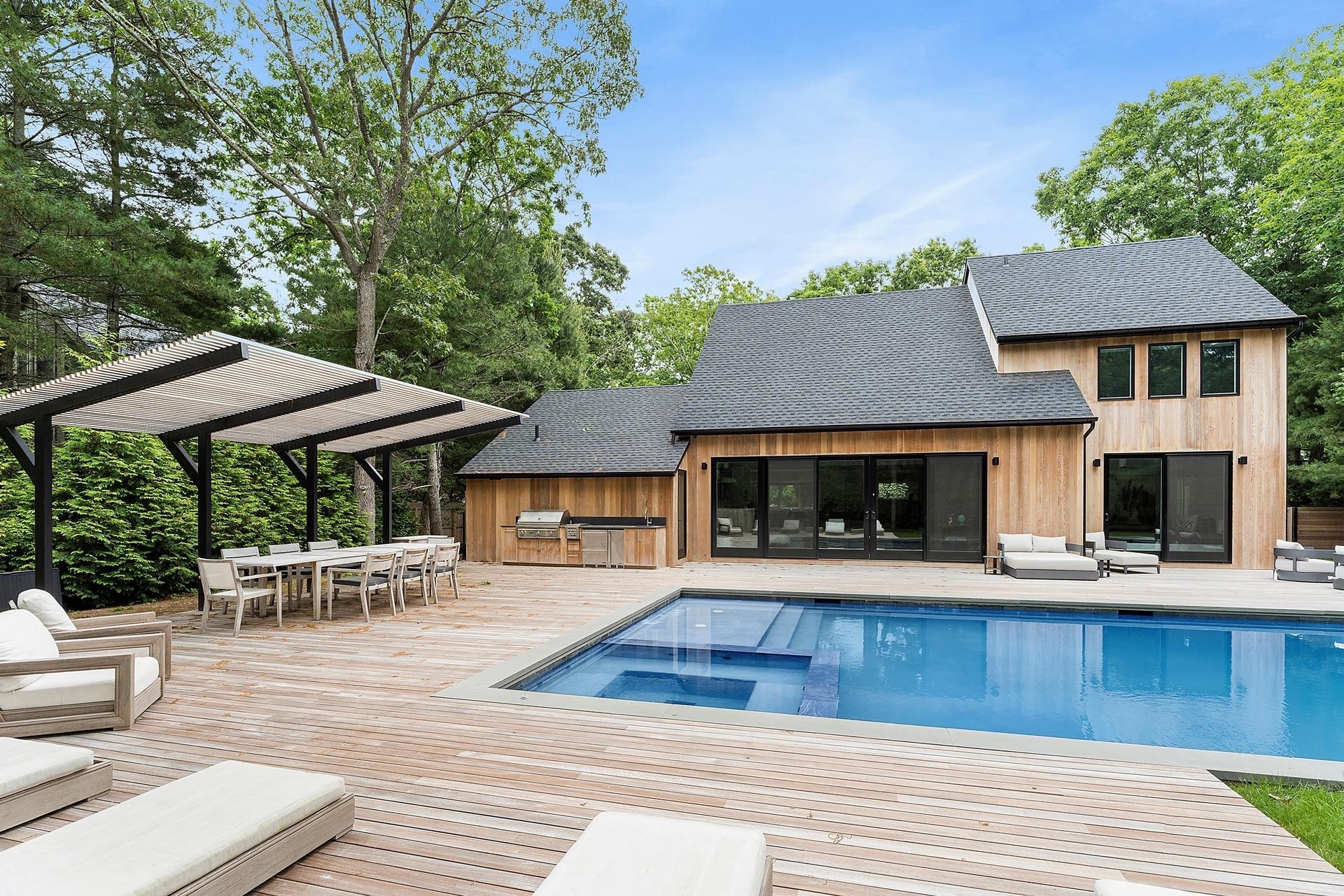 Single Family Home for Sale at Northwest Woods, East Hampton, New York 11937