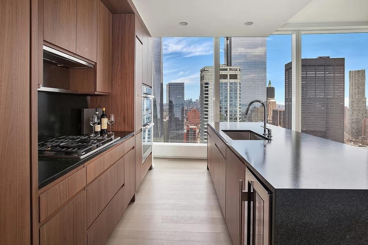 1. Rentals at 50 WEST ST , 33A New York