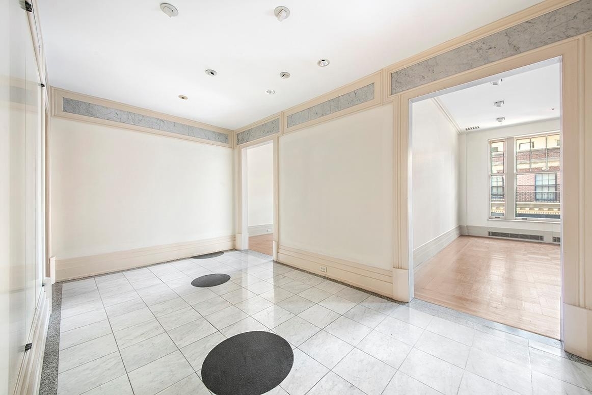 16. Co-op Properties for Sale at 555 PARK AVE, 12W Lenox Hill, New York, New York 10065