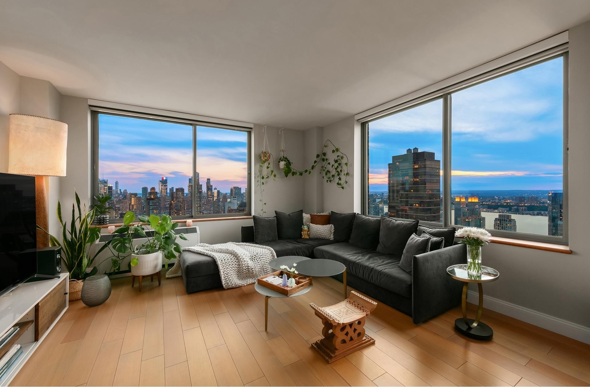 3. Condominiums for Sale at The Millennium Tower, 101 W 67TH ST, 52E Lincoln Square, New York, New York 10023