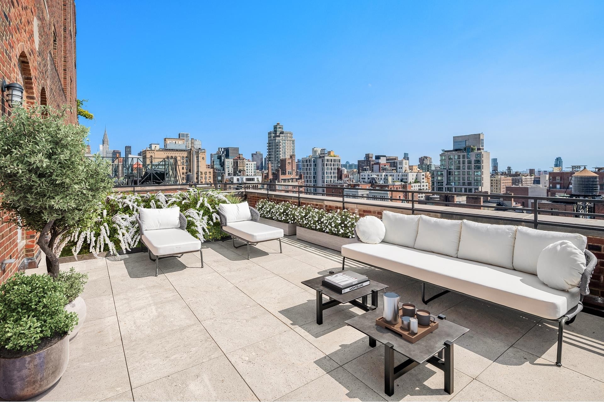 27. Condominiums for Sale at 18 GRAMERCY PARK S, PH Gramercy Park, New York, New York 10003
