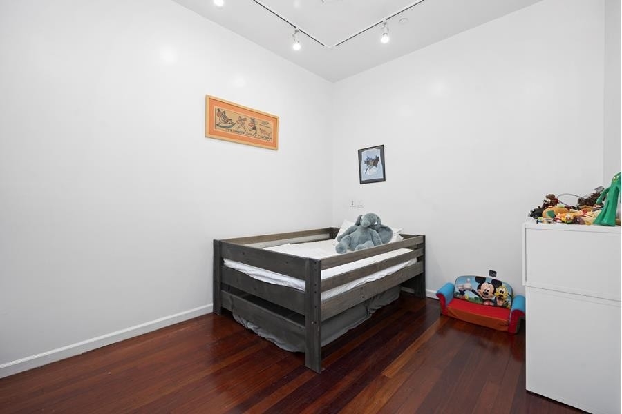 20. Single Family Townhouse for Sale at 75 MURRAY ST, TOWNHOUSE TriBeCa, New York, New York 10007