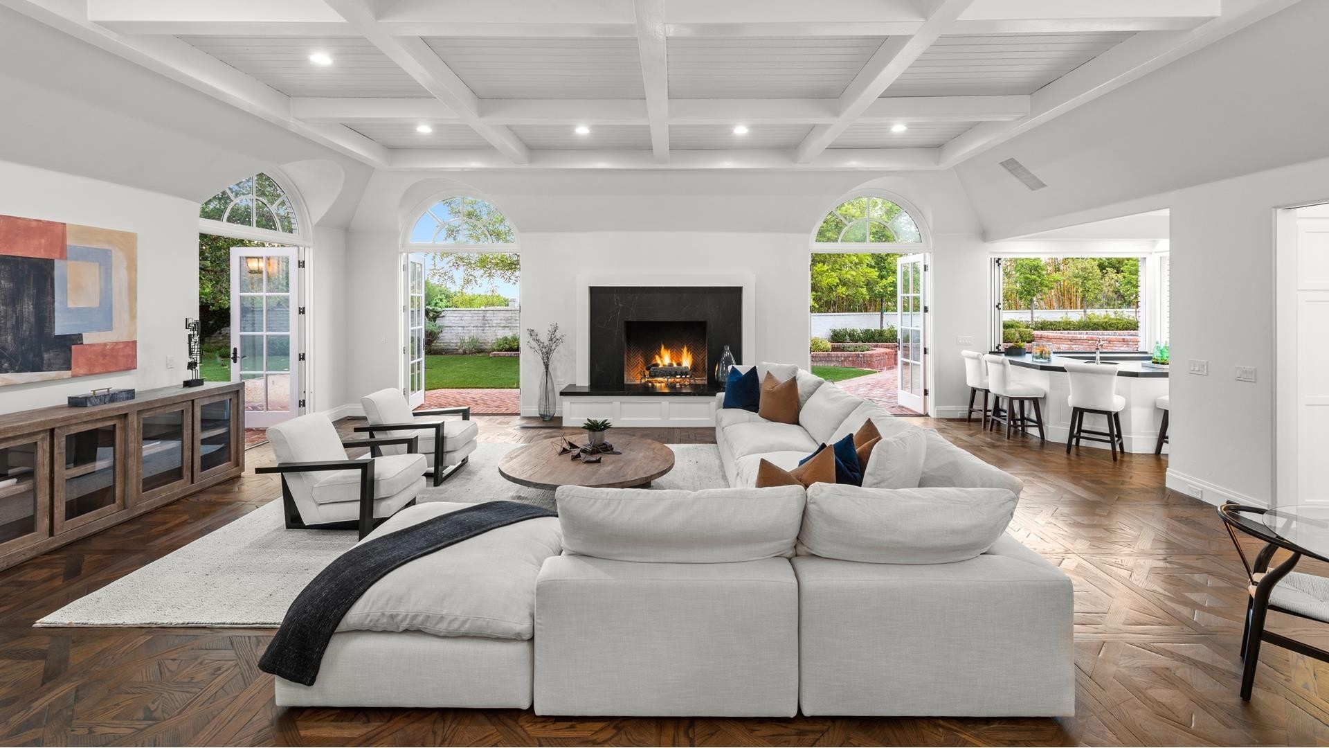 9. Single Family Homes for Sale at Belcourt, Newport Beach, California 92660