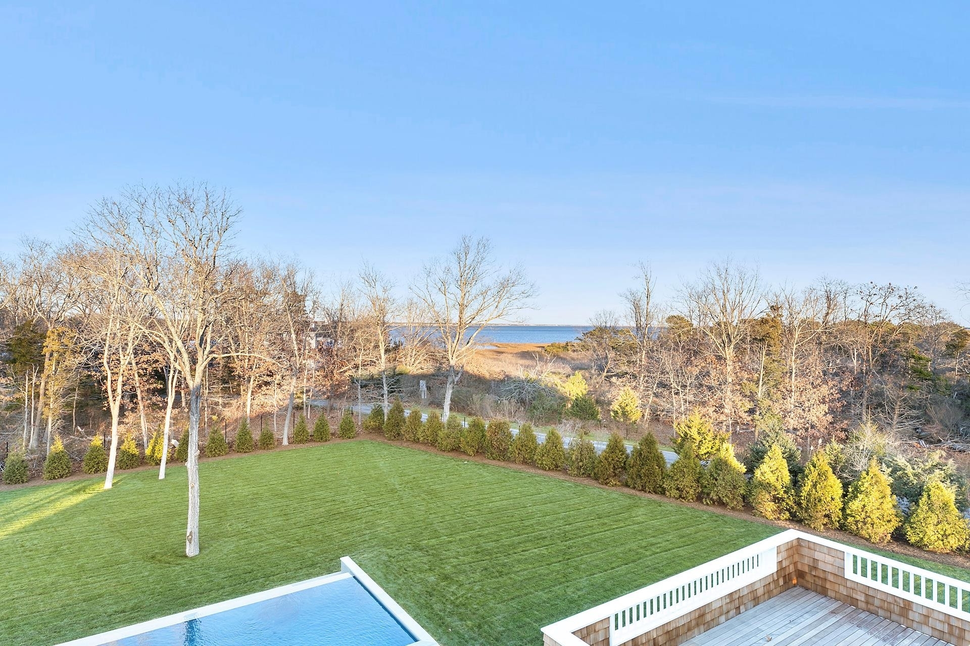 18. Single Family Homes for Sale at Quogue Village, New York 11942