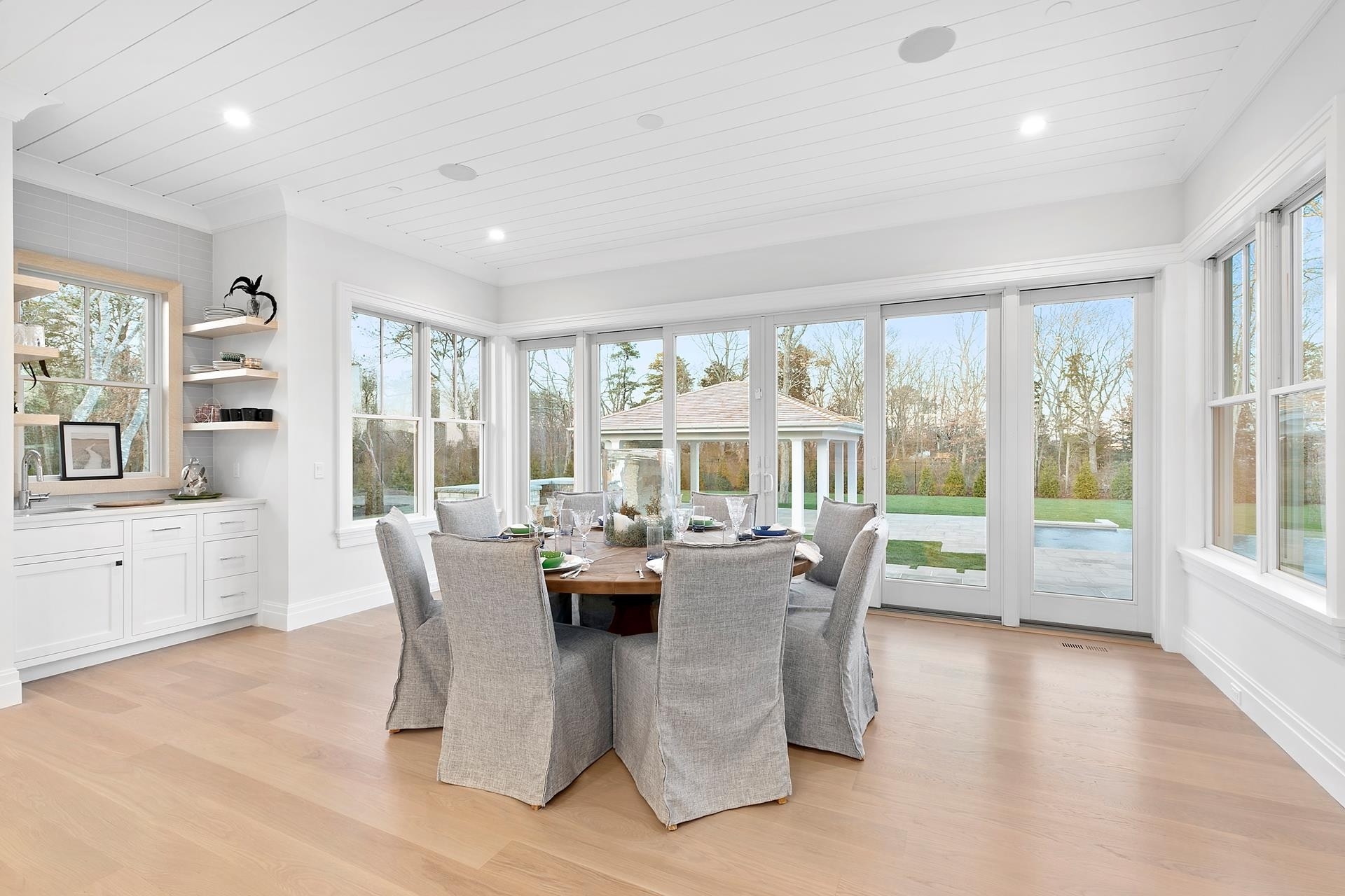 9. Single Family Homes for Sale at Quogue Village, New York 11942