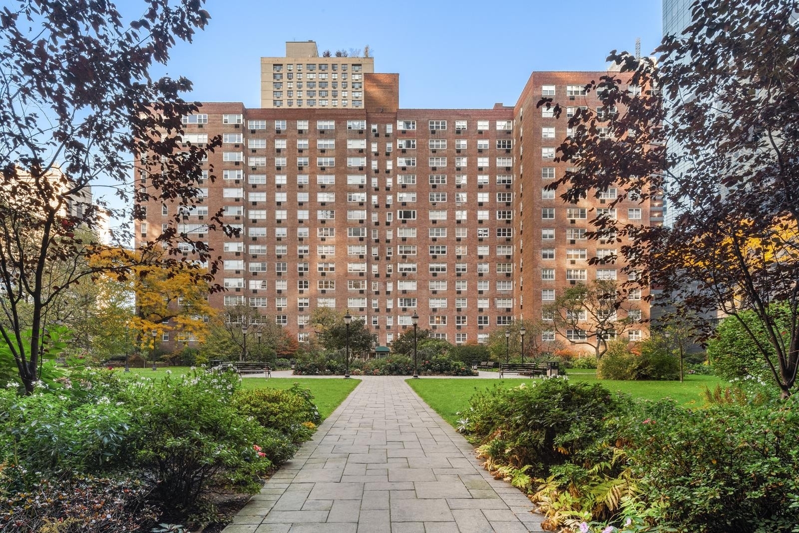 10. Co-op Properties for Sale at Coliseum Park Apart, 345 W 58TH ST, 9C Lincoln Square, New York, New York 10019