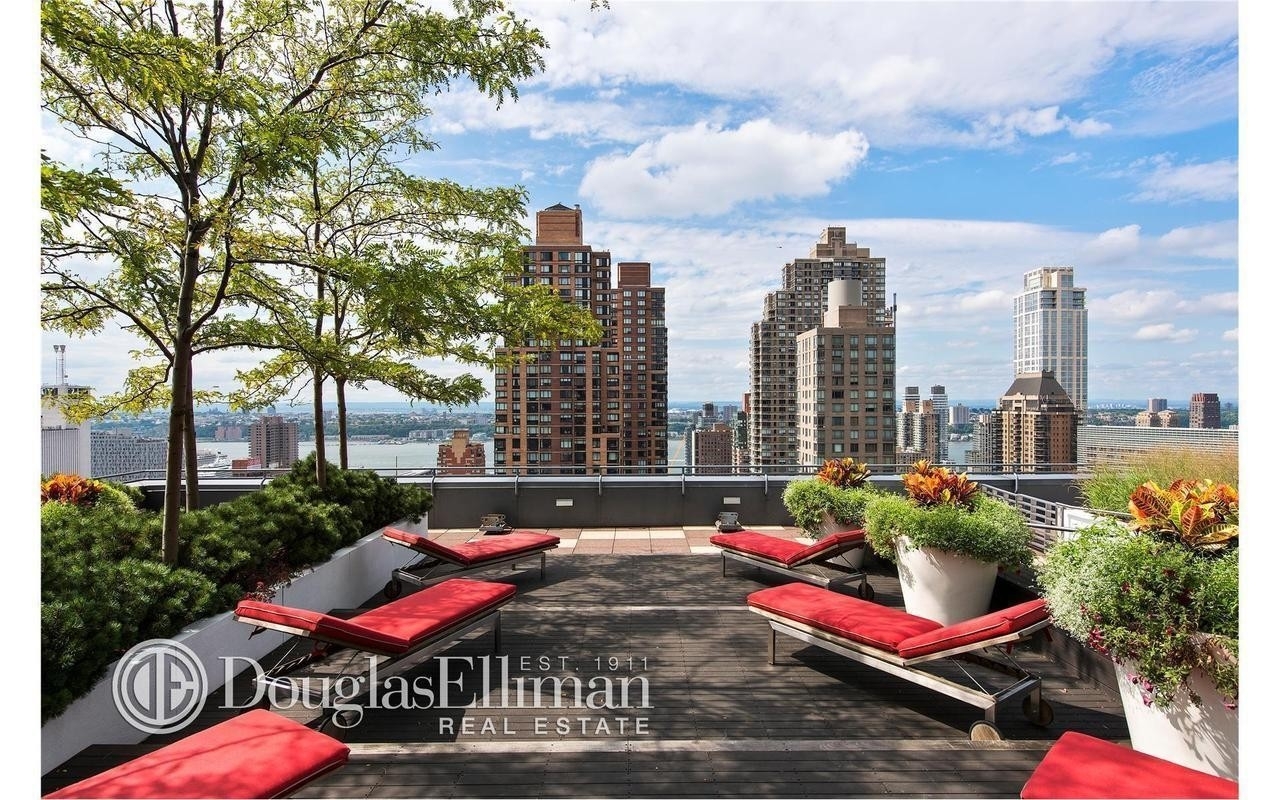 14. Condominiums for Sale at Time Warner Center, 25 COLUMBUS CIR, 57E Lincoln Square, New York, New York 10019