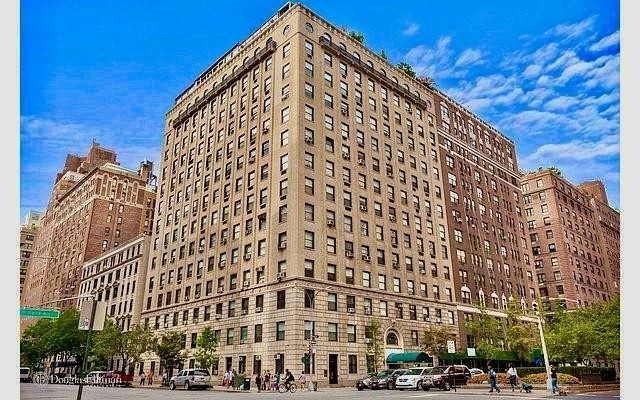 12. Co-op Properties for Sale at Park-86 Apartment Corp., 1040 PARK AVE, 11C Carnegie Hill, New York, New York 10028