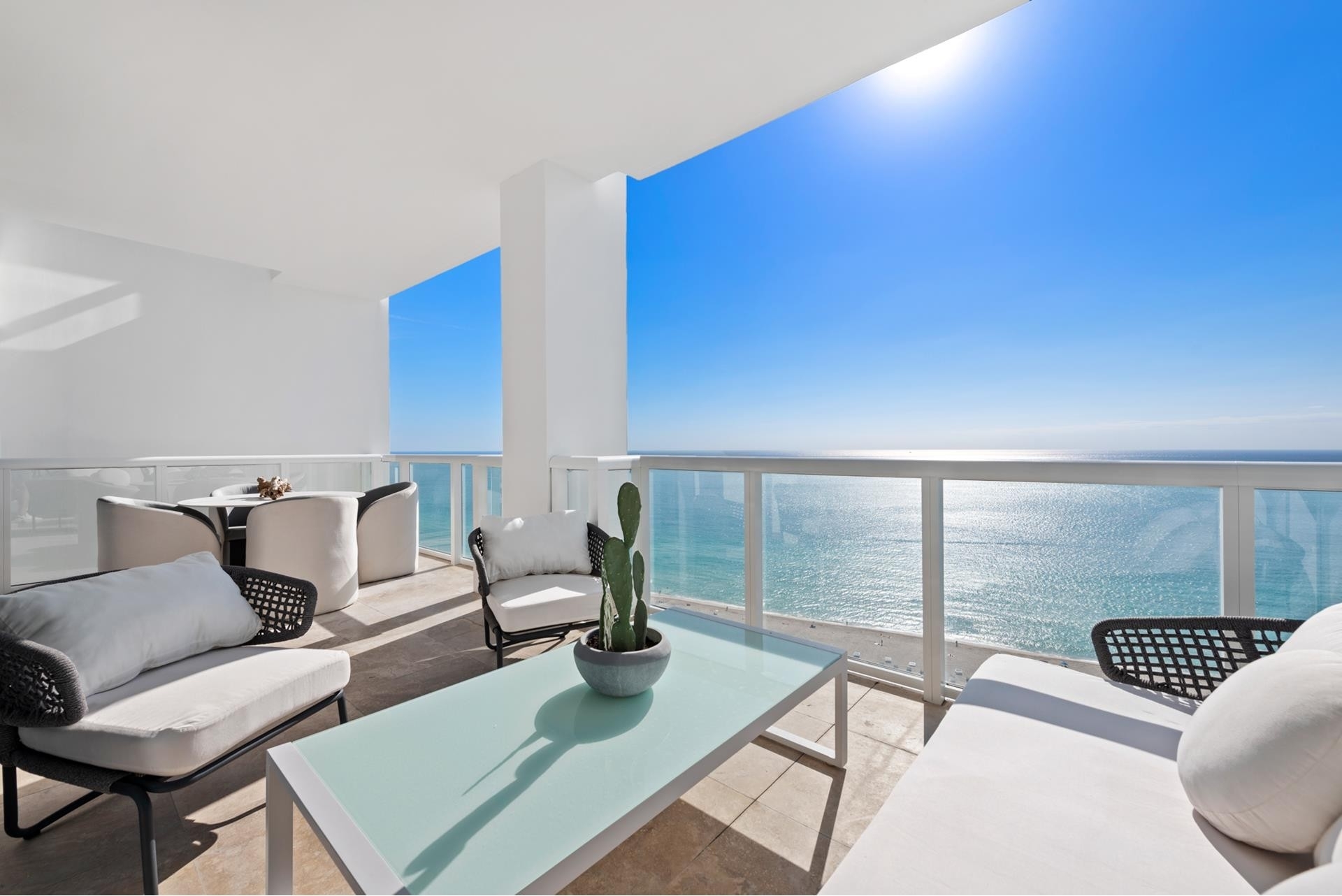 8. Condominiums for Sale at 50 S Pointe Drive, 2501 South Point, Miami Beach, Florida 33139