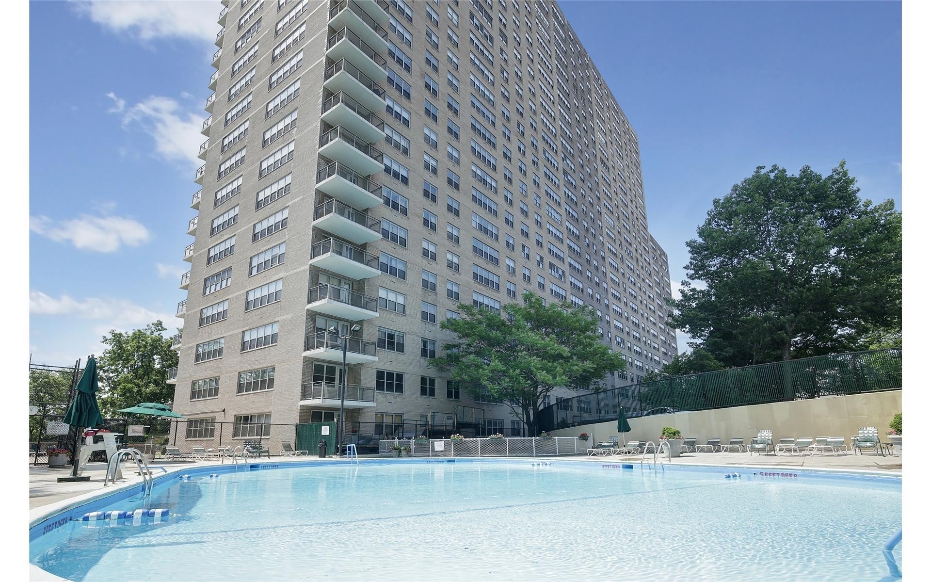 25. Co-op Properties for Sale at River Point Towers, 555 KAPPOCK ST, 17E Spuyten Duyvil, Bronx, New York 10463