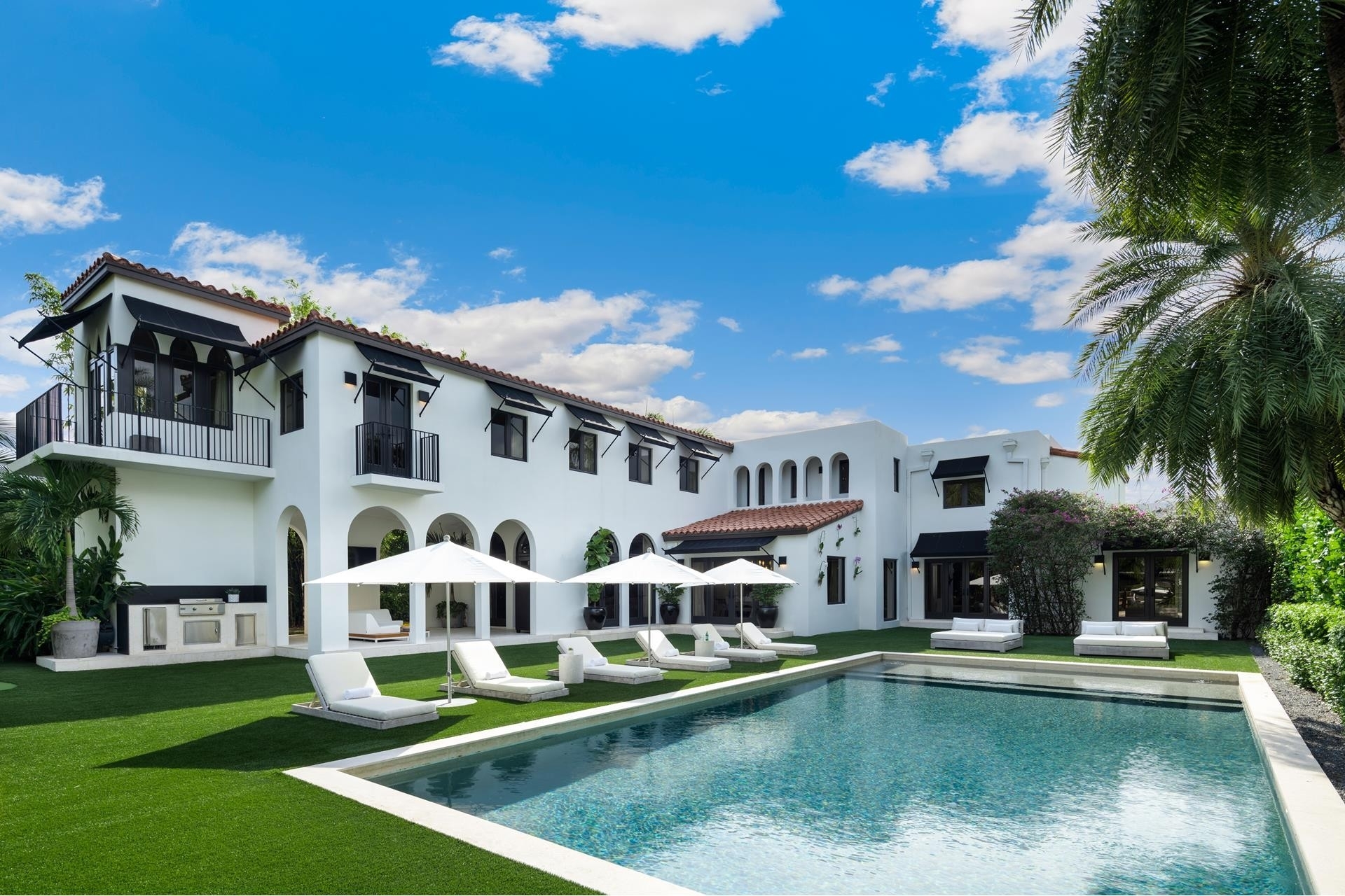 6. Single Family Homes for Sale at Nautilus, Miami Beach, Florida 33140