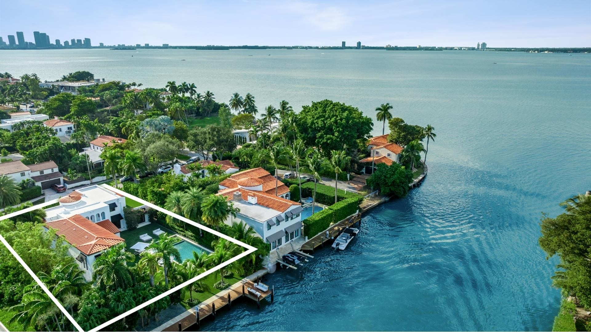 3. Single Family Homes for Sale at Nautilus, Miami Beach, Florida 33140