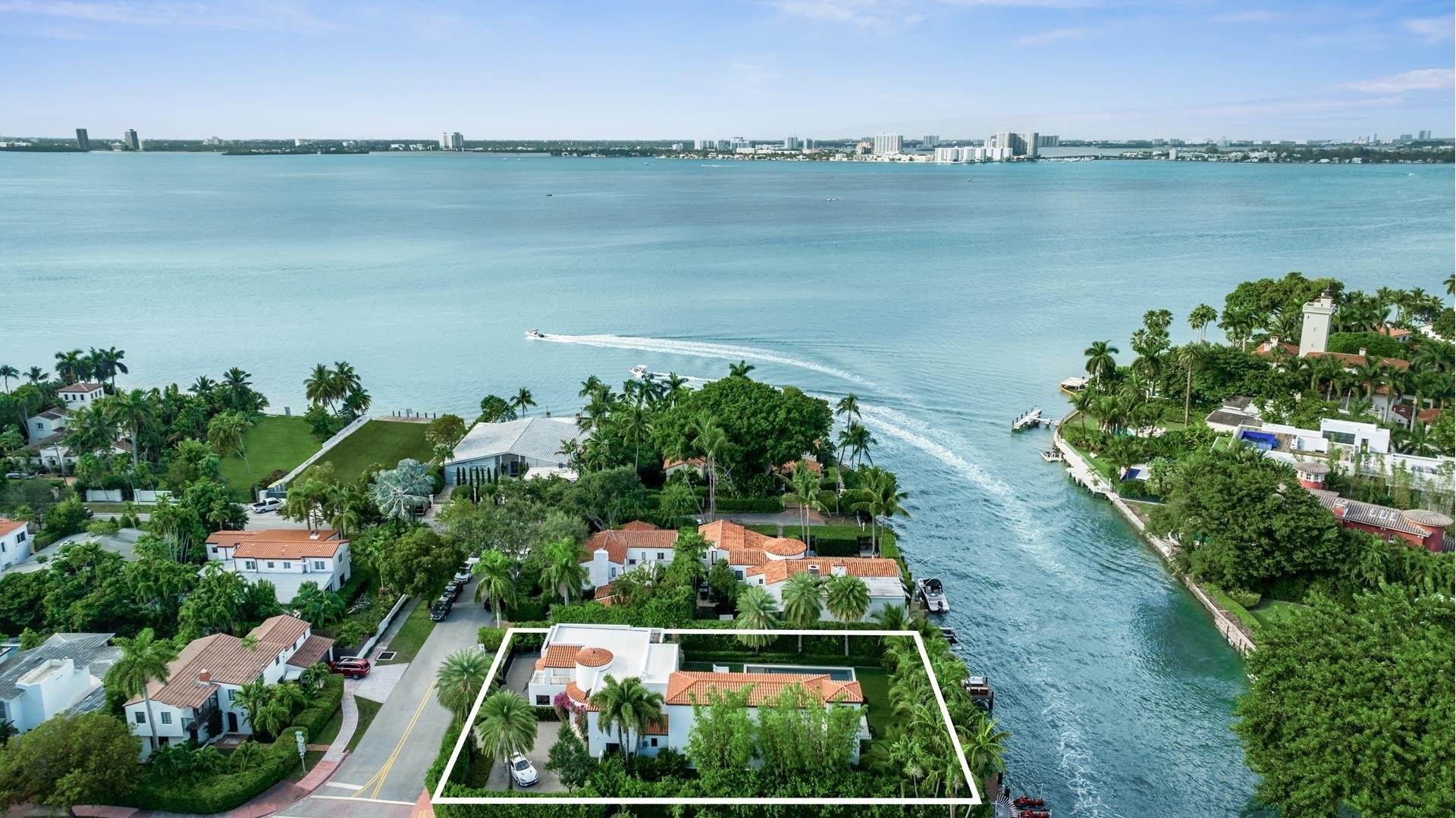 4. Single Family Homes for Sale at Nautilus, Miami Beach, Florida 33140
