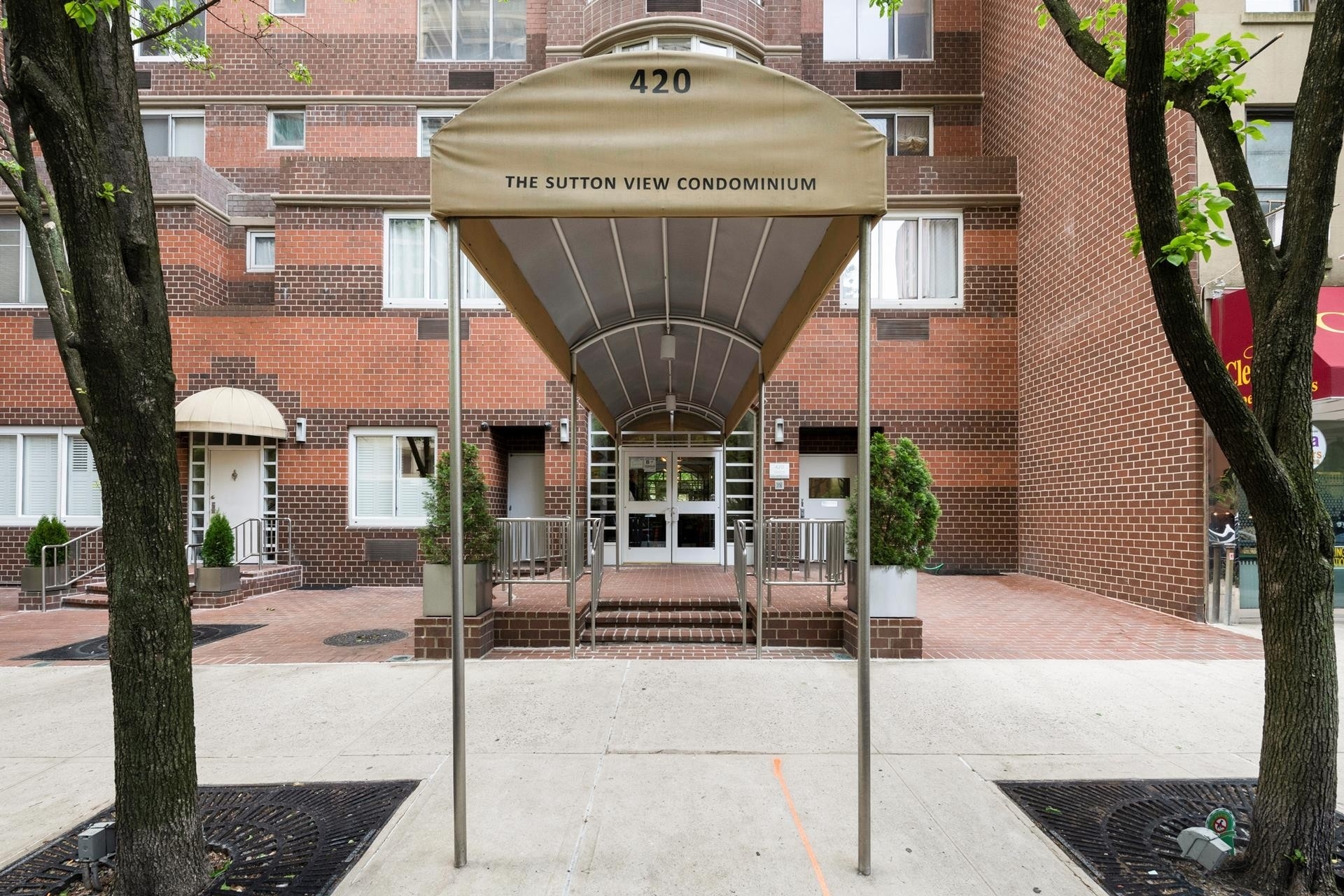 15. Condominiums for Sale at Sutton View, 420 E 58TH ST, 19B Sutton Place, New York, New York 10022