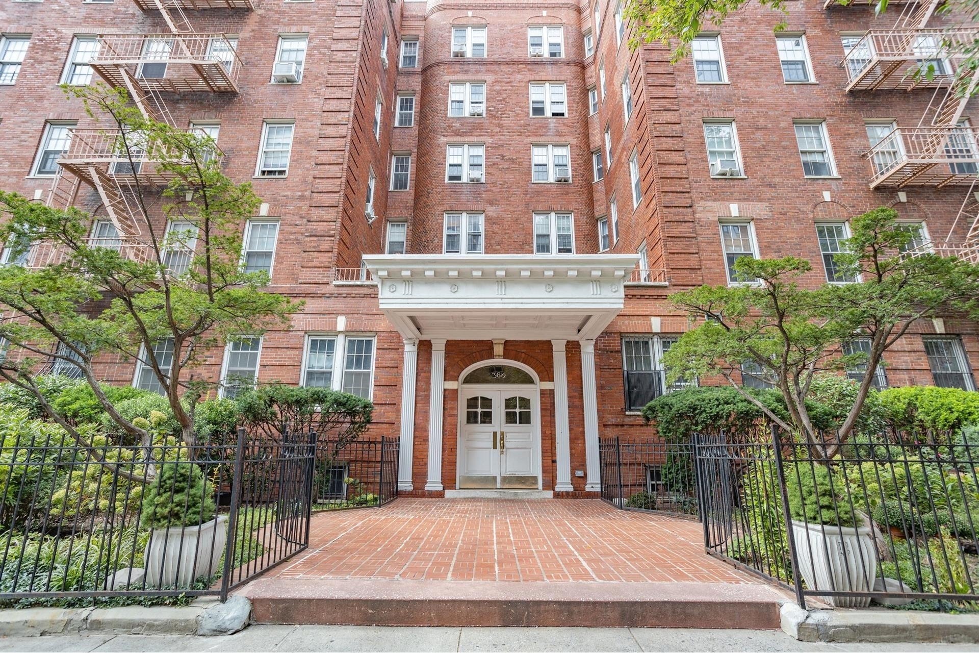 8. Co-op Properties for Sale at 360 CLINTON AVE, 3D Clinton Hill, Brooklyn, New York 11238