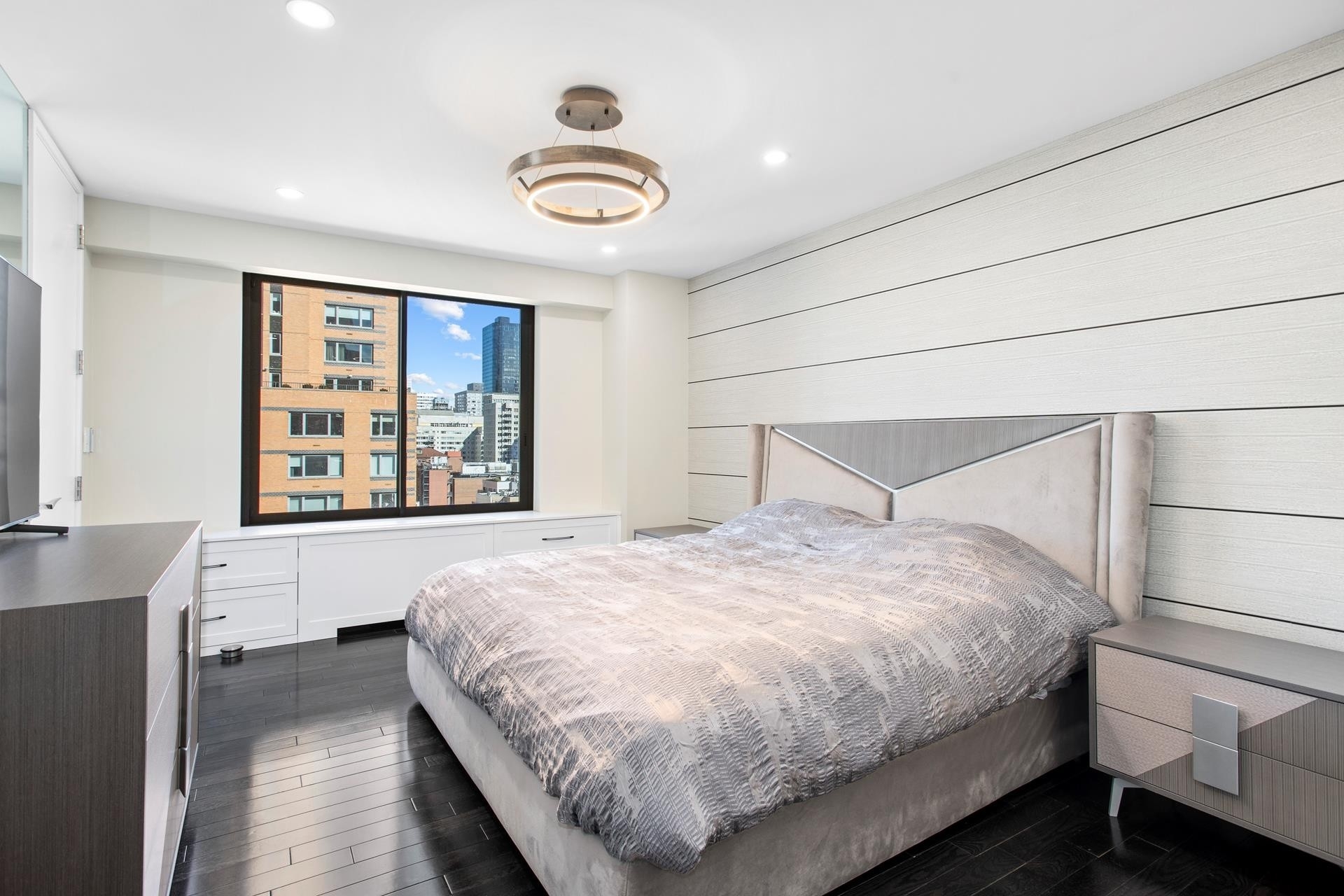 10. Condominiums for Sale at The Savoy, 200 E 61ST ST, 19DE Lenox Hill, New York, New York 10065