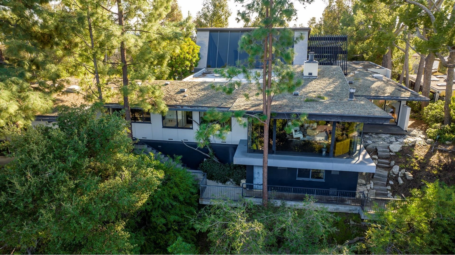 17. Single Family Homes for Sale at Linda Vista, Pasadena, California 91105