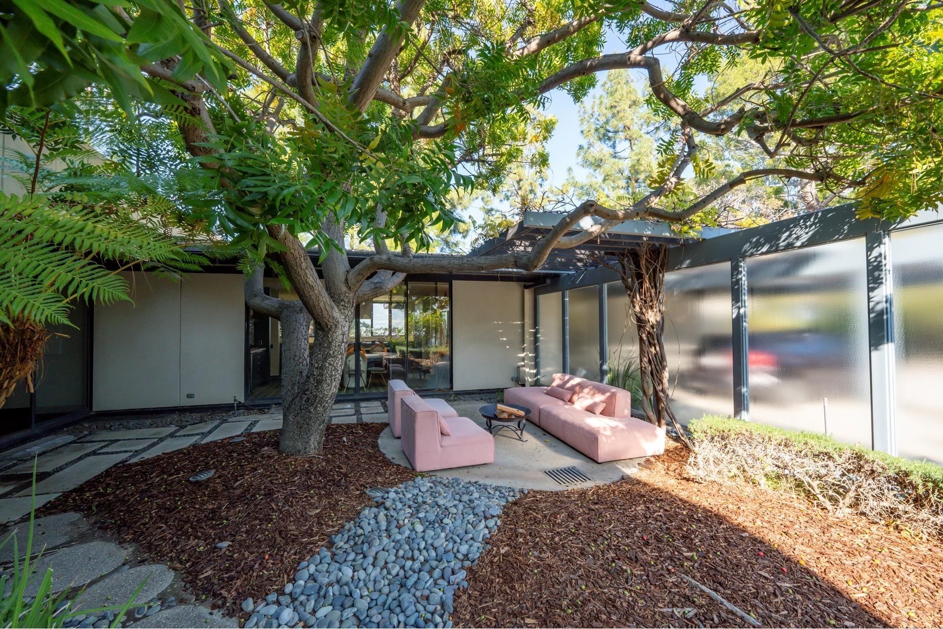 3. Single Family Homes for Sale at Linda Vista, Pasadena, California 91105