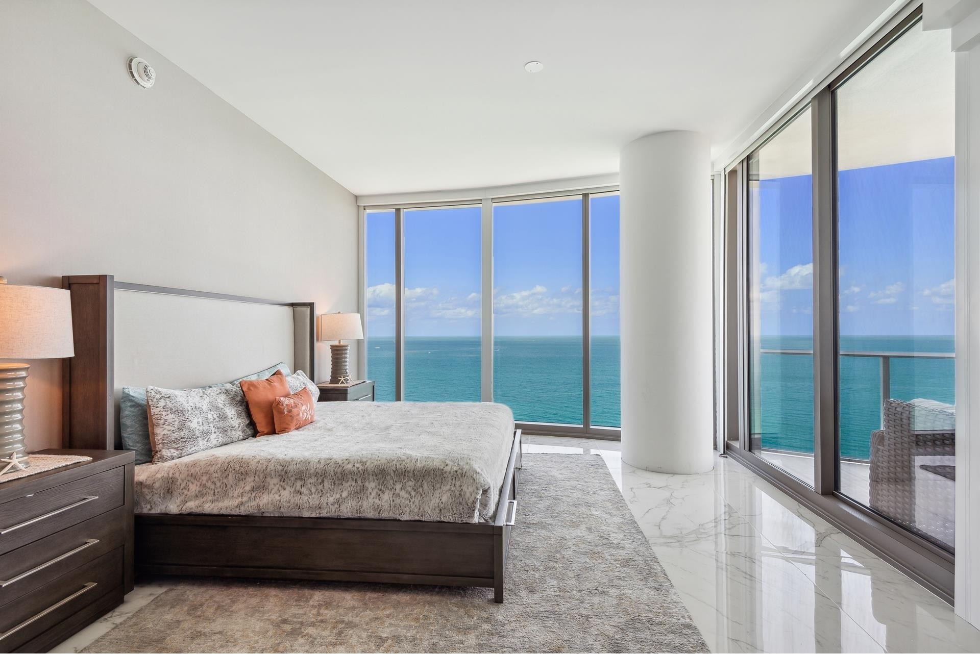 10. Condominiums for Sale at 15701 Collins Ave, 2902 Sunny Isles Beach, Florida 33160