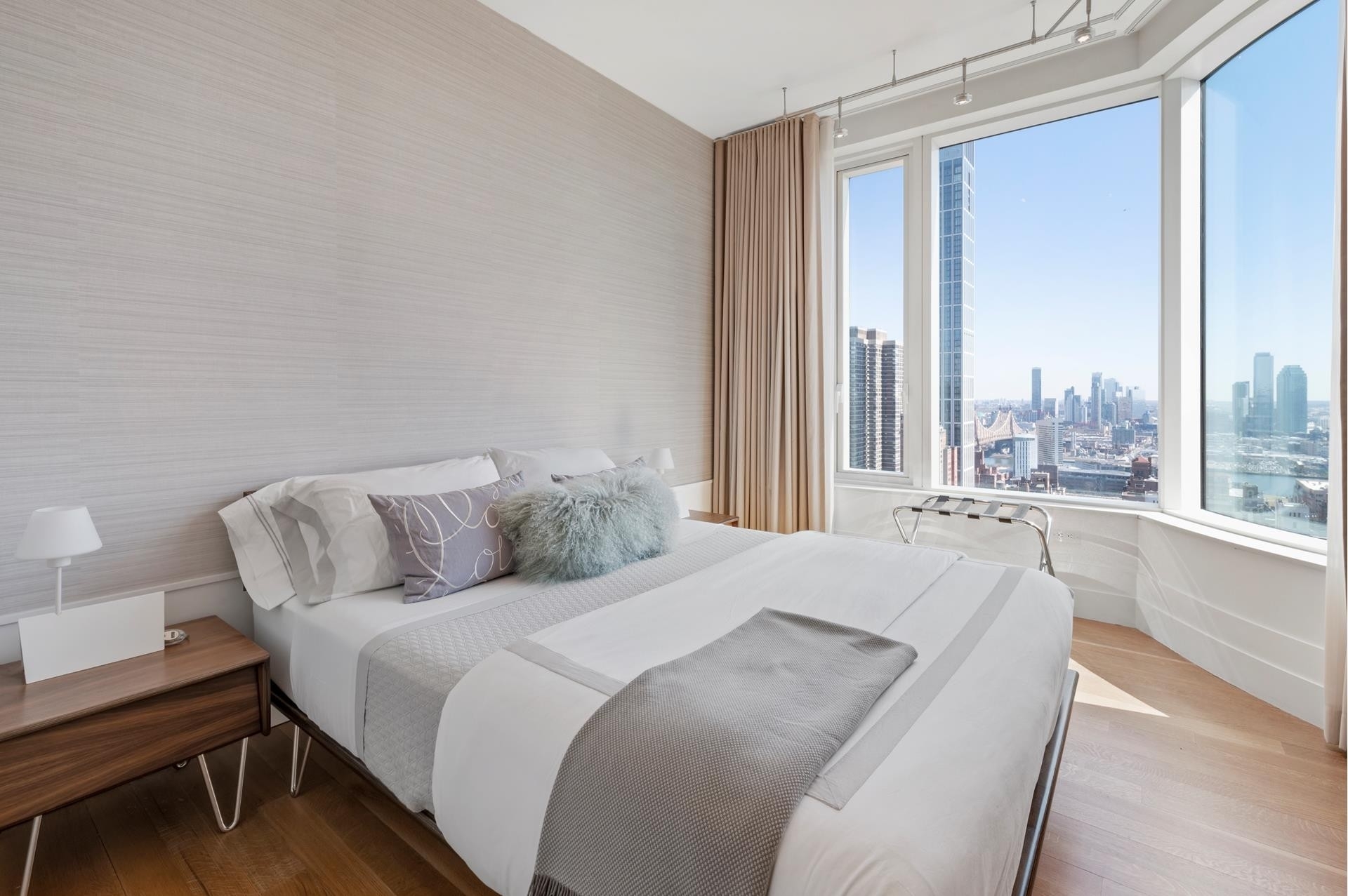 12. Condominiums for Sale at 252 E 57TH ST, 41B Midtown East, New York, New York 10022