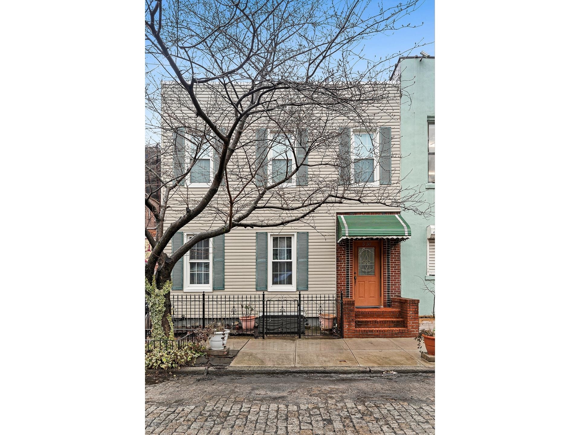 5-50 46TH RD, TOWNHOUSE Queens, NY 11101